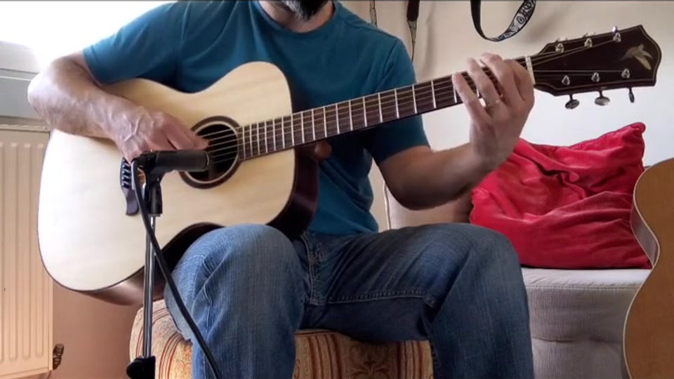 FingerPicking composition on Seneca Orchestra Model from COMBE guitars